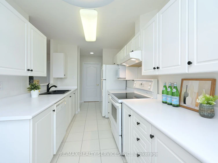 601-10 Dayspring Circ, Brampton, ON, L6P 1B9 - 13