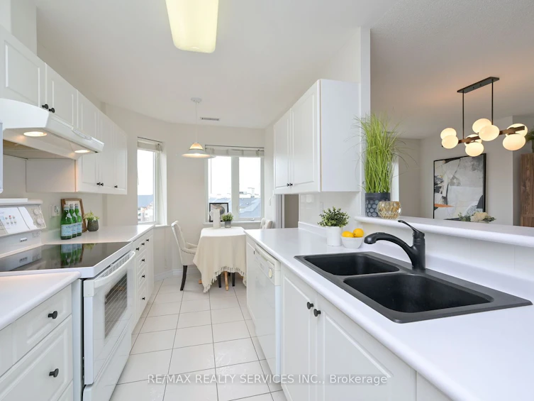 601-10 Dayspring Circ, Brampton, ON, L6P 1B9 - 15
