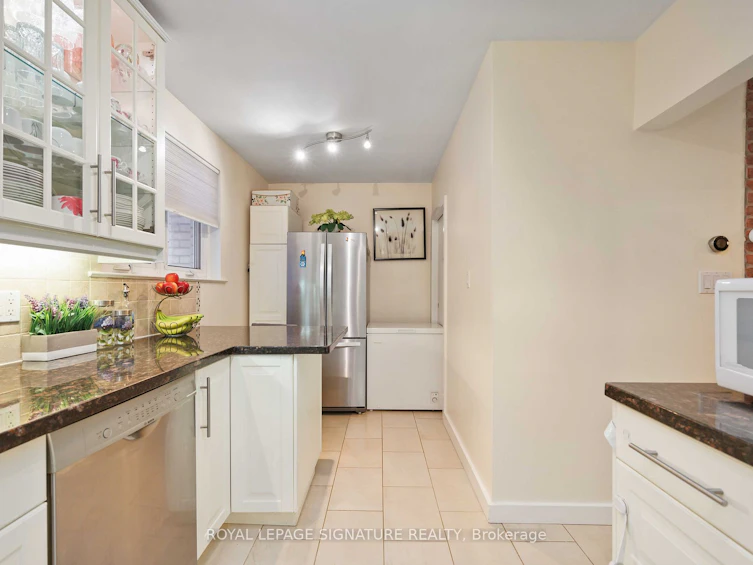 41 Dixington Crescent, Toronto, ON, M9P 2K3 - 16