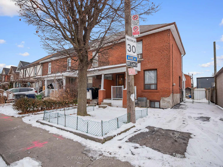 2 Gray Avenue, Toronto, ON, M6N 4S6 - 3