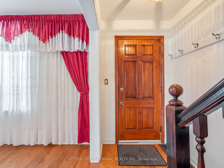 2 Gray Avenue, Toronto, ON, M6N 4S6 - 5