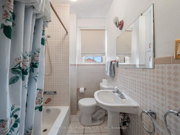 2 Gray Avenue, Toronto, ON, M6N 4S6 - 15