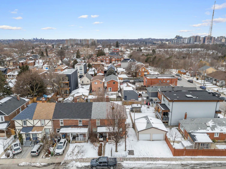 2 Gray Avenue, Toronto, ON, M6N 4S6 - 22