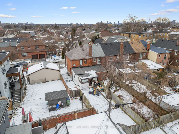 2 Gray Avenue, Toronto, ON, M6N 4S6 - 26