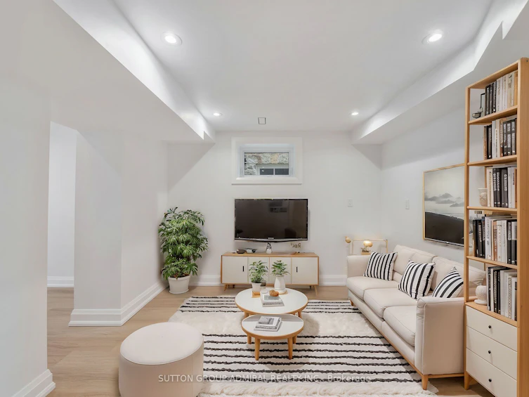 87 Delemere Avenue, Toronto, ON, M6N 1Z8 - 37