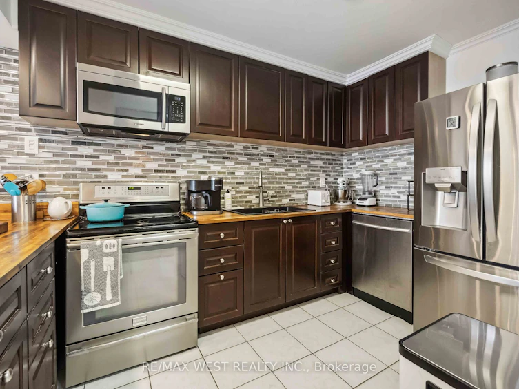 1701-10 Martha Eaton Way, Toronto, ON, M6M 5B3 - 12