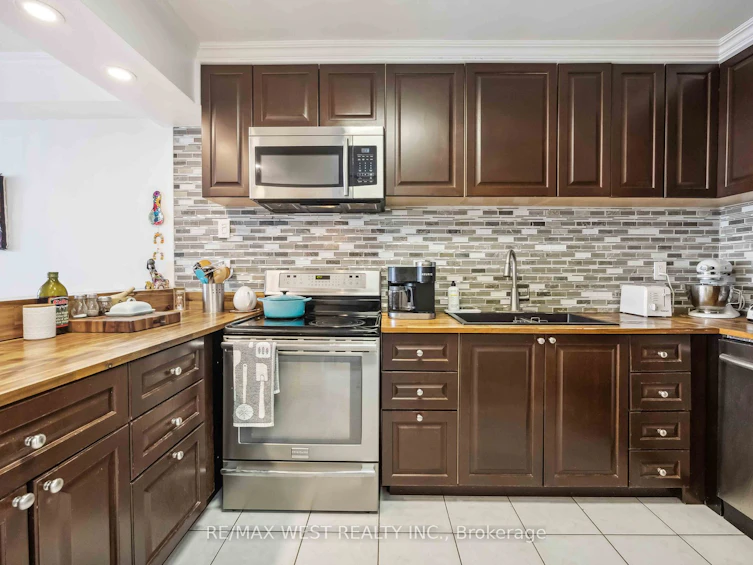 1701-10 Martha Eaton Way, Toronto, ON, M6M 5B3 - 13