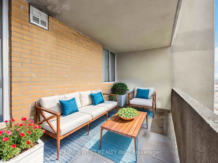 1701-10 Martha Eaton Way, Toronto, ON, M6M 5B3 - 25