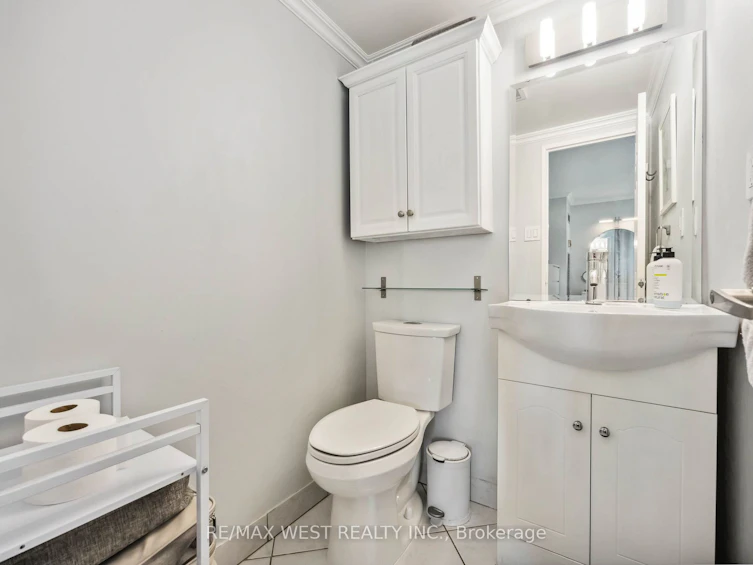 1701-10 Martha Eaton Way, Toronto, ON, M6M 5B3 - 18