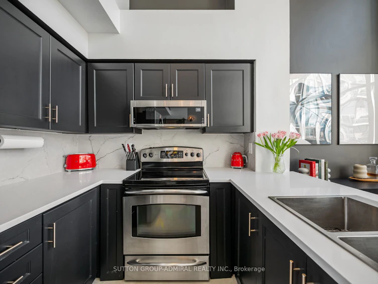 319-300 Manitoba Street, Toronto, ON, M8Y 4G6 - 8