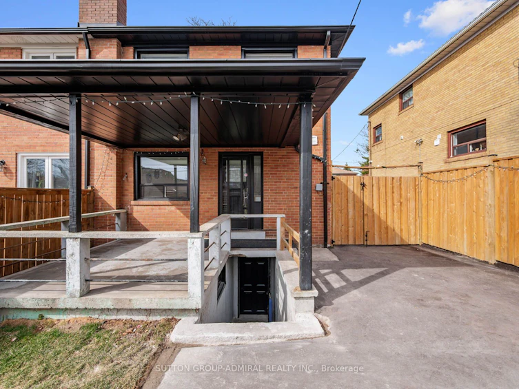 206 Habitant Drive, Toronto, ON, M9M 2P5 - 11