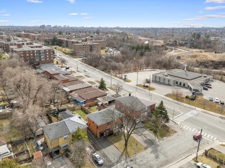 206 Habitant Drive, Toronto, ON, M9M 2P5 - 39