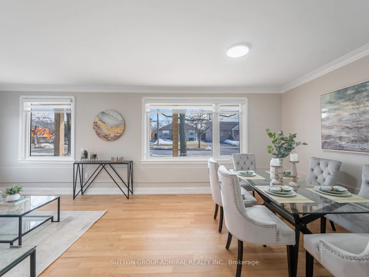 16 Blue Springs Road, Toronto, ON, M6L 2T3 - 18