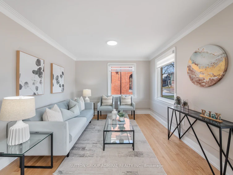16 Blue Springs Road, Toronto, ON, M6L 2T3 - 2