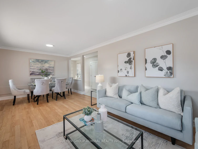 16 Blue Springs Road, Toronto, ON, M6L 2T3 - 3