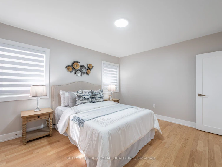 16 Blue Springs Road, Toronto, ON, M6L 2T3 - 32