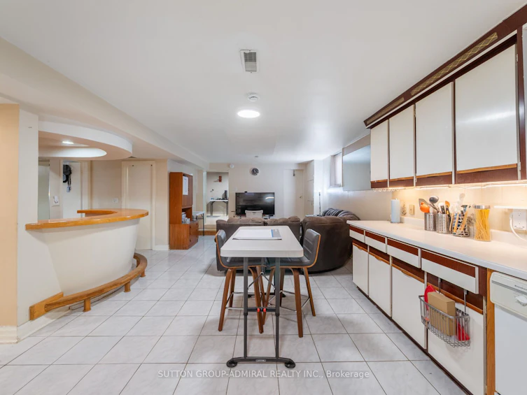 16 Blue Springs Road, Toronto, ON, M6L 2T3 - 23