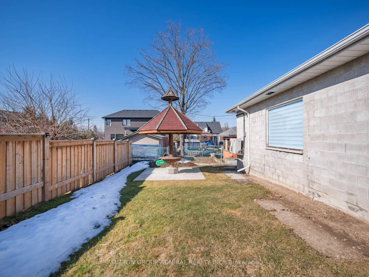 16 Blue Springs Road, Toronto, ON, M6L 2T3 - 38