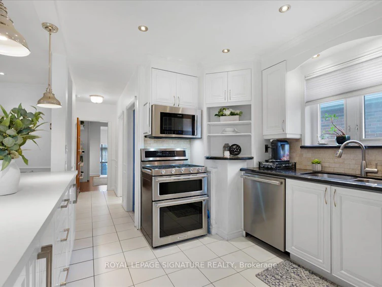 948 Briar Hill Avenue, Toronto, ON, M6B 1M2 - 17