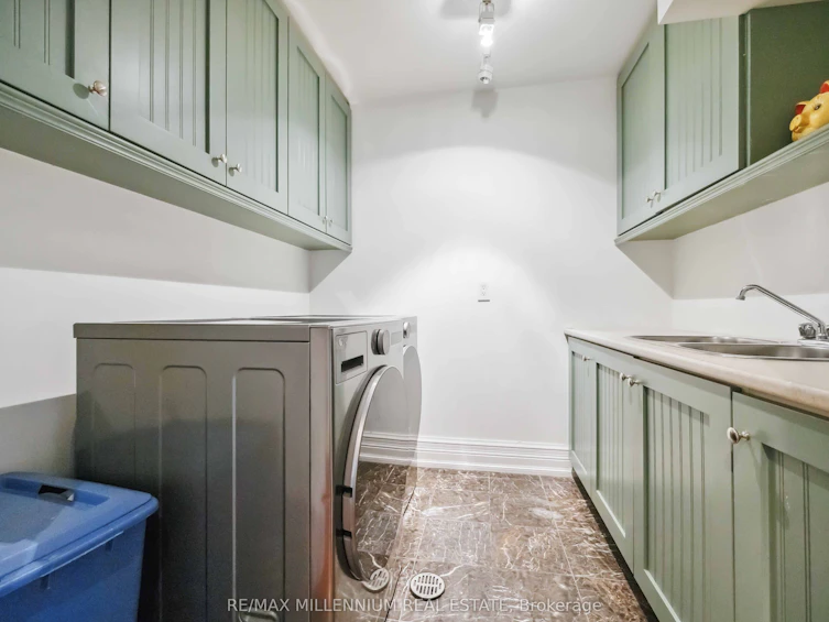 55 Burrows Avenue, Toronto, ON, M9B 4W8 - 44