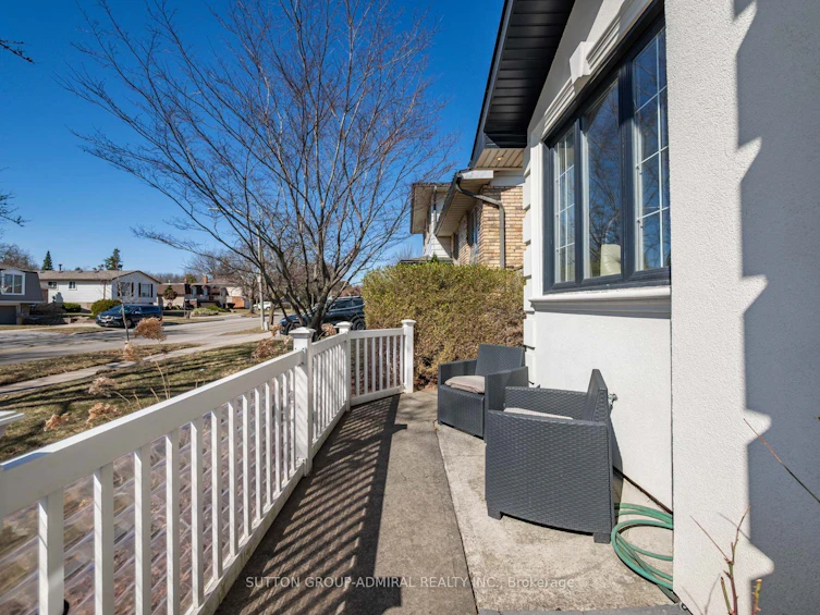 4232 Longmoor Drive, Burlington, ON, L7L 4Z9 - 2