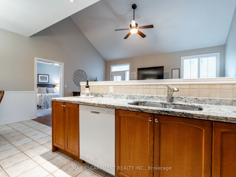 70-2165 Itabashi Way, Burlington, ON, L7M 0A2 - 9