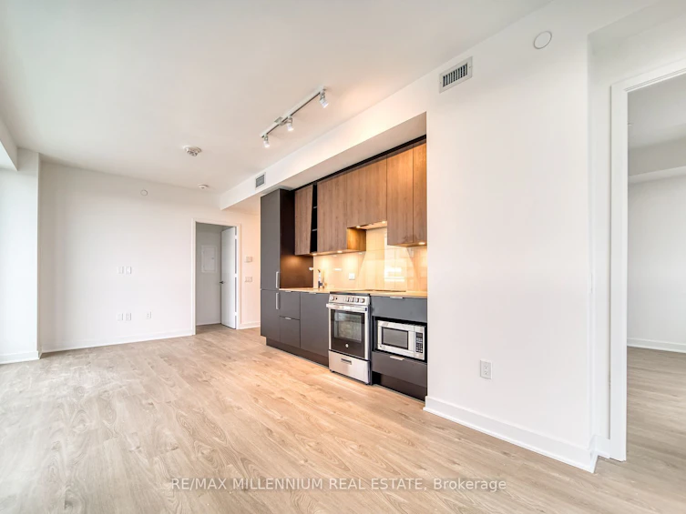 4503-3900 Confederation Parkway, Mississauga, ON, L5B 0M3 - 7