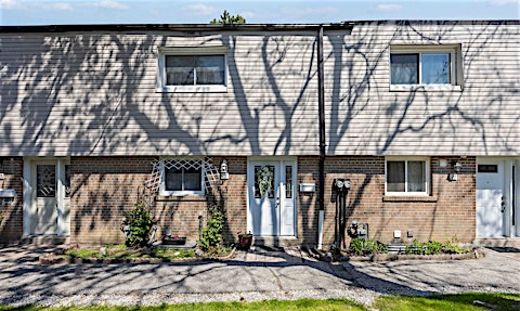 22-435 Silverstone Drive, Toronto, ON, M9V 3K7