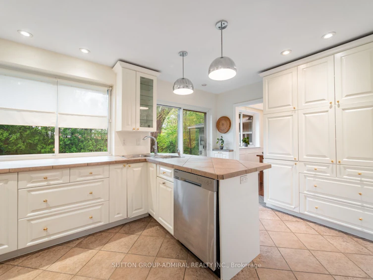 5509 Hixon Avenue, Burlington, ON, L7L 3S1 - 12