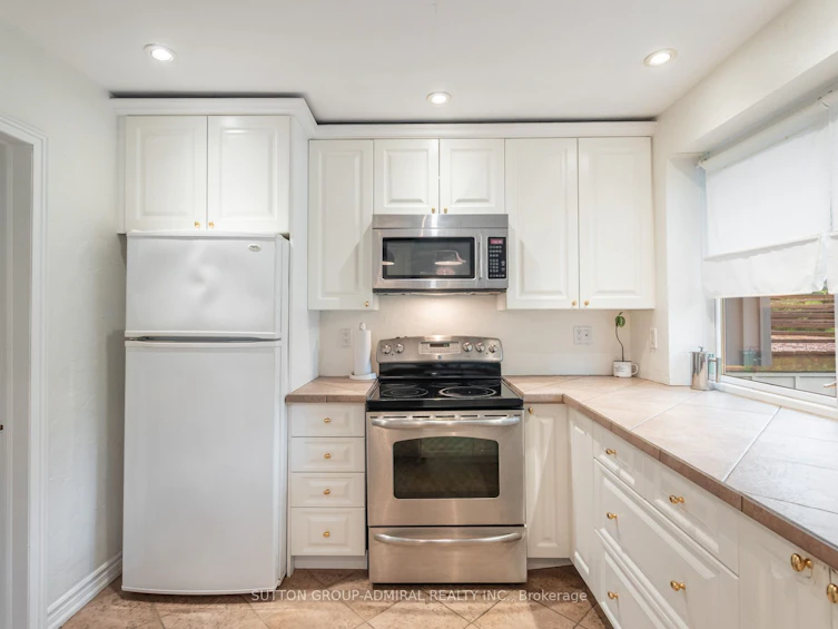5509 Hixon Avenue, Burlington, ON, L7L 3S1 - 13