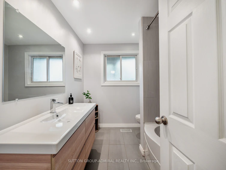5509 Hixon Avenue, Burlington, ON, L7L 3S1 - 32