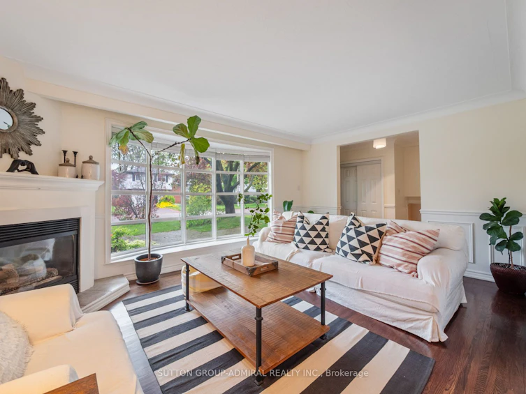 5509 Hixon Avenue, Burlington, ON, L7L 3S1 - 4