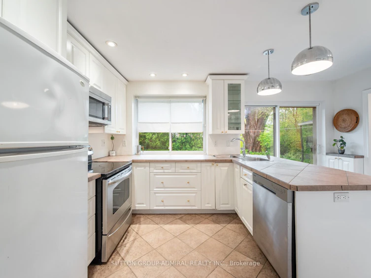 5509 Hixon Avenue, Burlington, ON, L7L 3S1 - 17