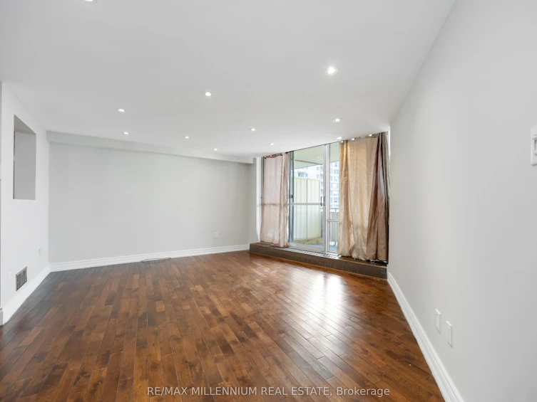 1603-330 Dixon Road, Toronto, ON, M9R 1S9 - 6