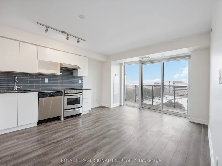 906-160 Flemington Road, Toronto, ON, M6A 0A9 - 8