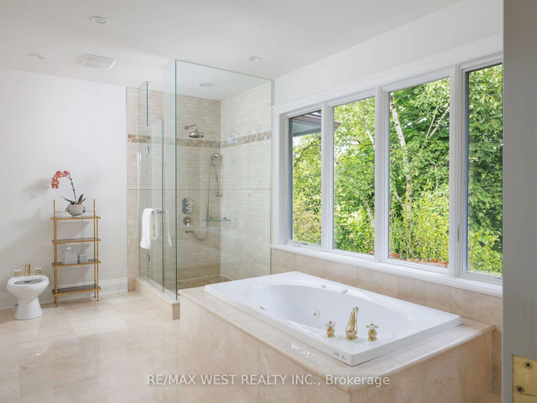 23 Valecrest Drive, Toronto, ON, M9A 4P4 - 22