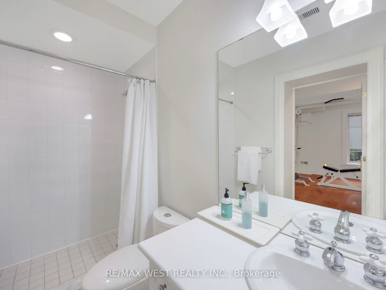 23 Valecrest Drive, Toronto, ON, M9A 4P4 - 31