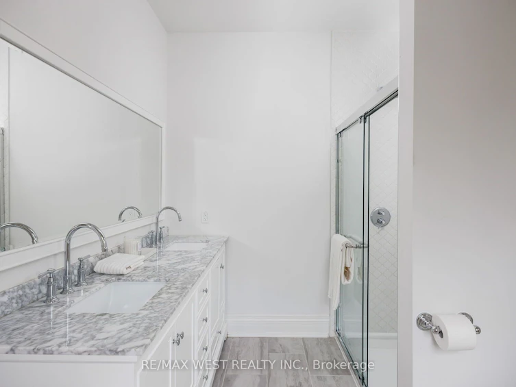 23 Valecrest Drive, Toronto, ON, M9A 4P4 - 27