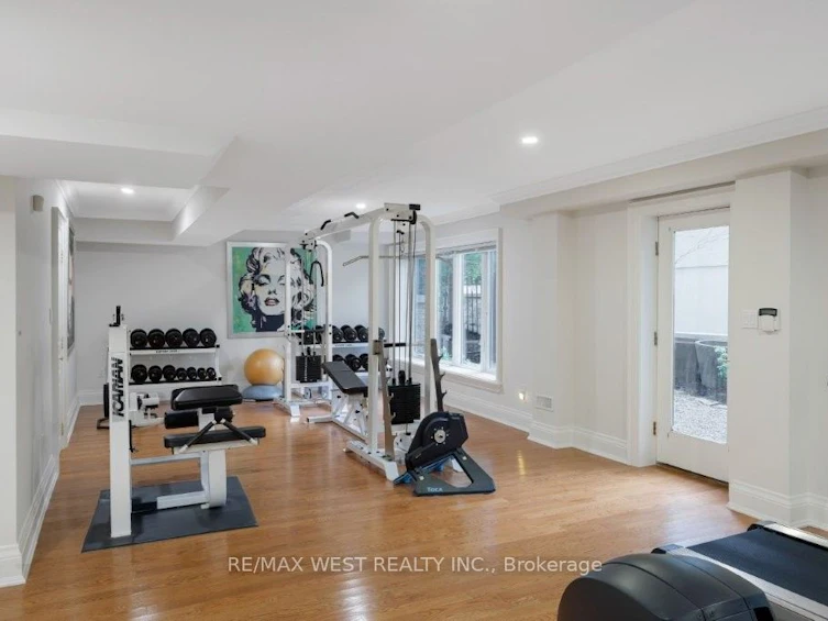 23 Valecrest Drive, Toronto, ON, M9A 4P4 - 34