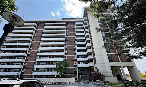 405-541 Blackthorn Avenue, Toronto, ON, M6M 5A6