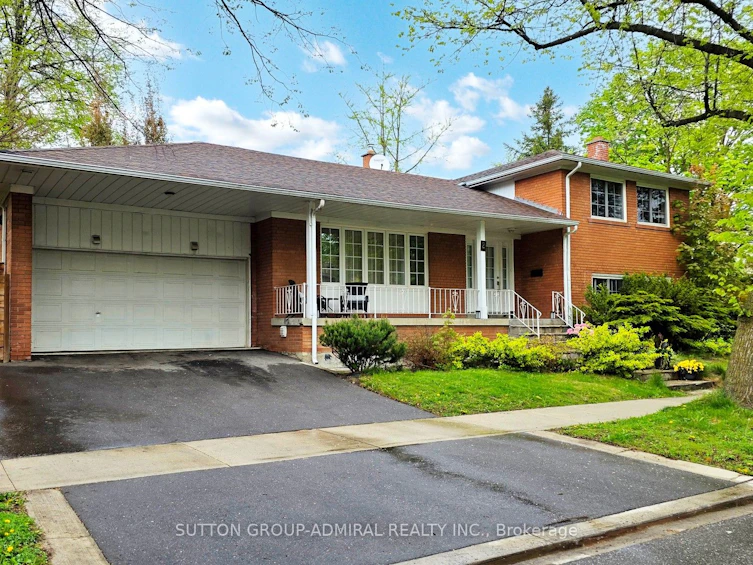 2 Winterton Drive, Toronto, ON, M9B 3G5