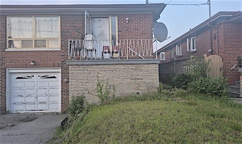 35 Elnathan Crescent, Toronto, ON, M9L 2G2