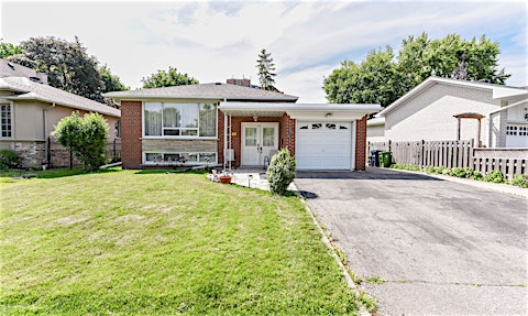 44 Birgitta Crescent, Toronto, ON, M9C 3W4