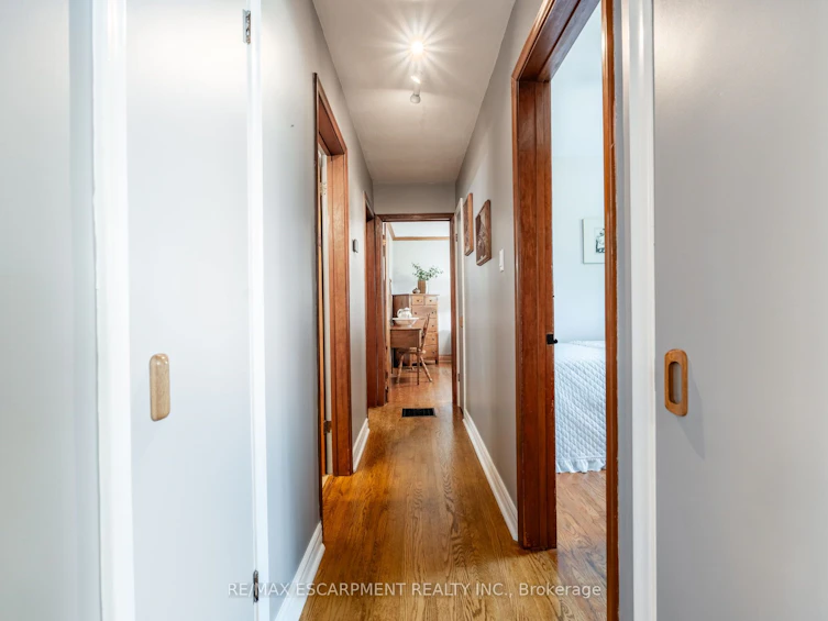 2718 No 8 Side Road, Burlington, ON, L7P 0E6 - 19