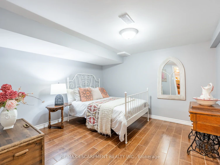 2718 No 8 Side Road, Burlington, ON, L7P 0E6 - 34