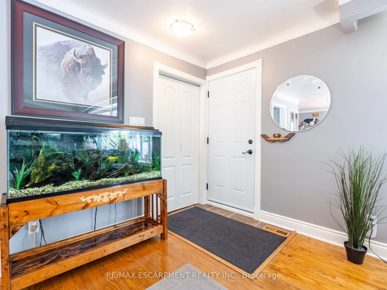 2718 No 8 Side Road, Burlington, ON, L7P 0E6 - 7