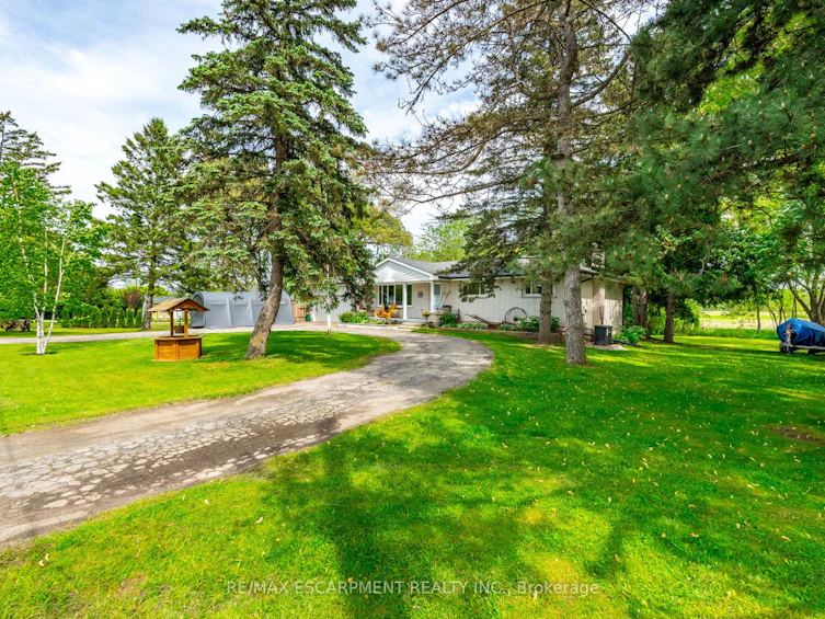 2718 No 8 Side Road, Burlington, ON, L7P 0E6 - 2