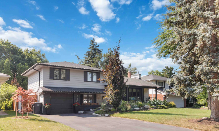 250 Daphne Avenue