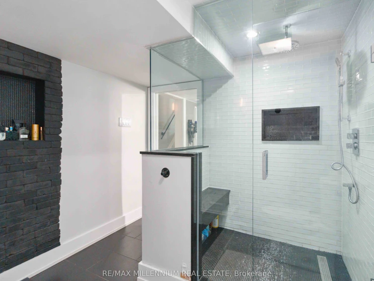 250 Daphne Avenue, Mississauga, ON, L5A 1M6 - 37