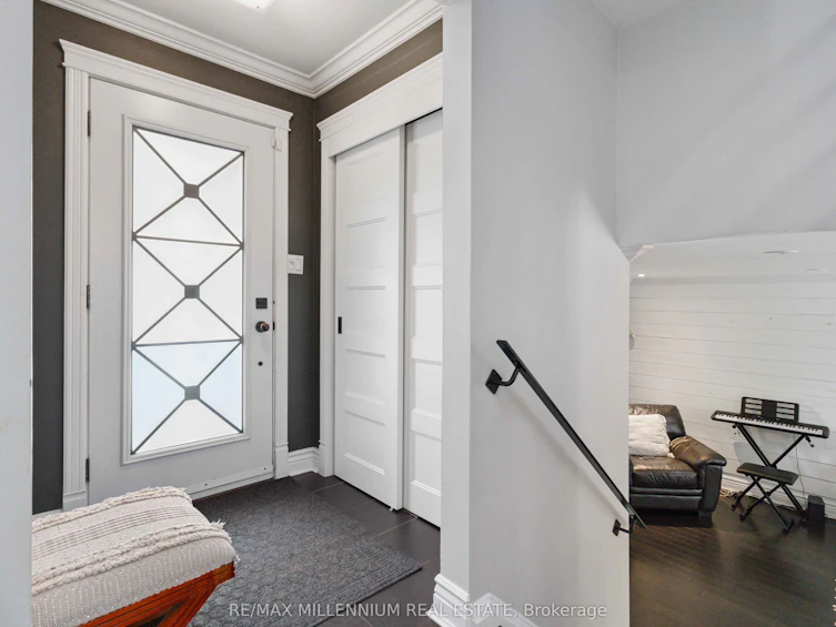 250 Daphne Avenue, Mississauga, ON, L5A 1M6 - 6